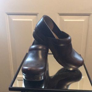 Dansko brown clogs